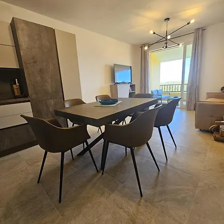Casa Smeralda Serenity Cannigione * アルツァケーナ